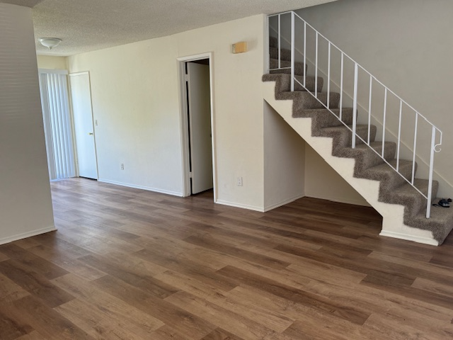 Foto principal - 10310 El Camino Real