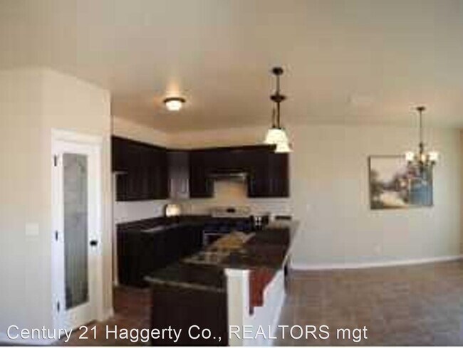 Building Photo - 4 br, 2.5 bath House - 5393 Jose Duran Ln