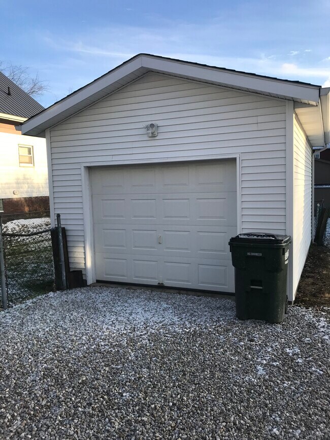Garage - 1010 Washington Ave