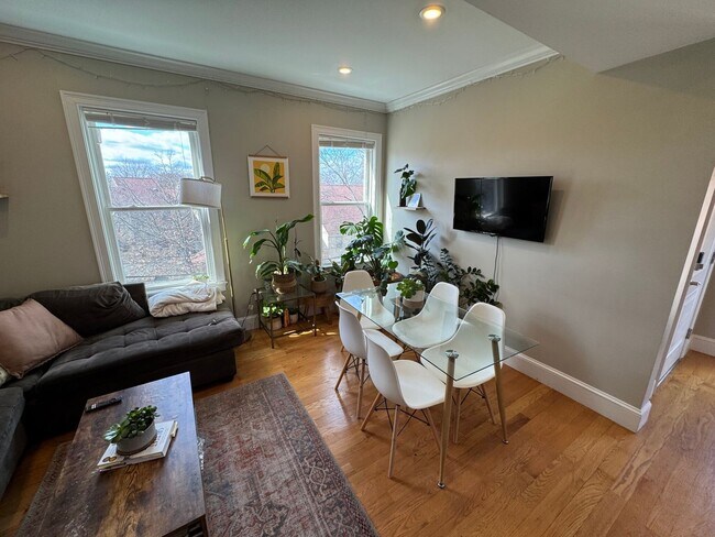 Foto del edificio - 9/1 Fully renovated 5BR/2BA in Cambridgeport/Central Sq area!