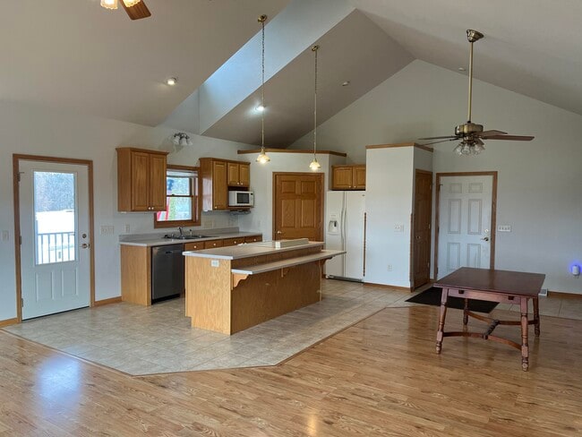 Building Photo - N3530 County Rd G