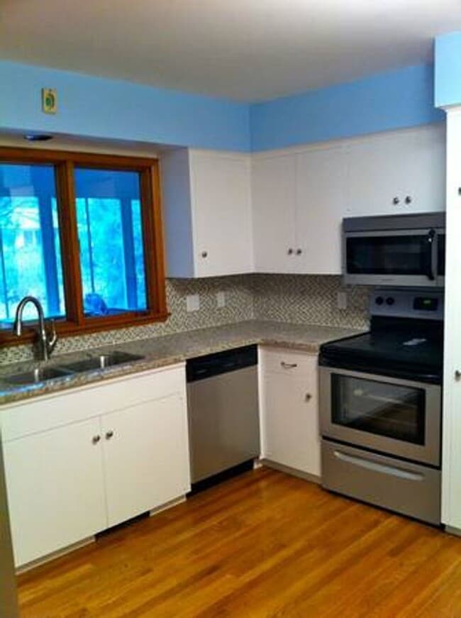 Foto del edificio - 3 Bedroom, 2 bath house close to UIHC and Kinnick.