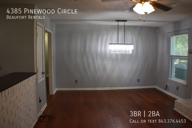 Building Photo - 4385 Pinewood Cir