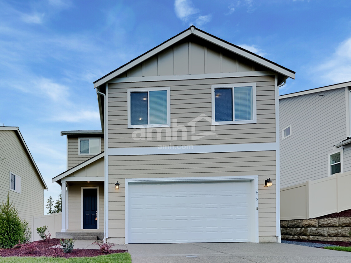 Foto principal - 1615 194th Street E