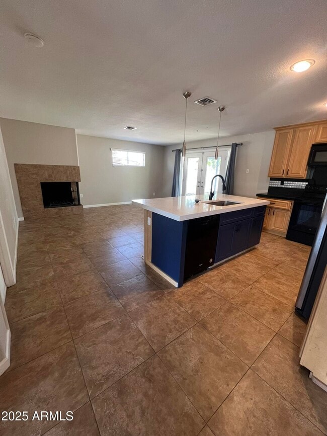 Foto del edificio - 233 E Huntington Dr