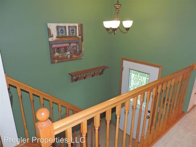 Building Photo - 4 br, 2 bath House - 1716 Rainbow Dr