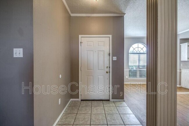 Building Photo - 503 Oakridge Ave
