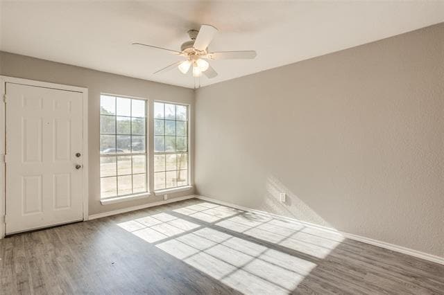 Foto del edificio - 610 N Oak St