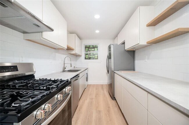 Foto del edificio - 120 Alden Ave NW
