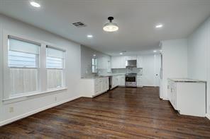 Foto del edificio - 425 W 21st St