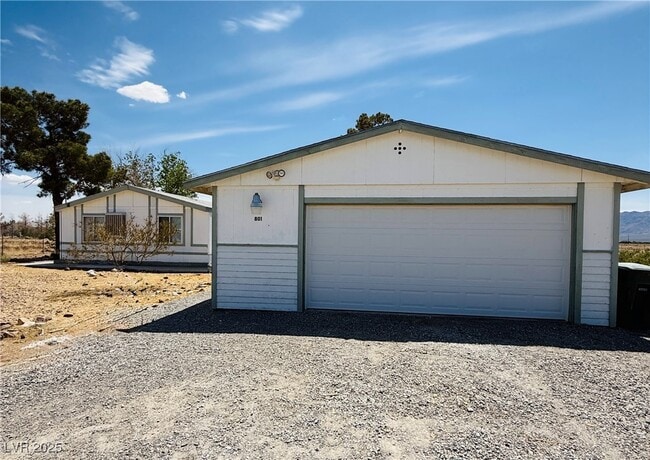 Building Photo - 801 E Clementine St