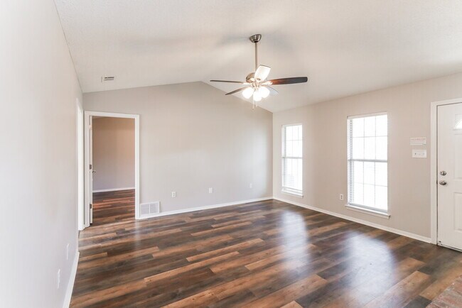 Building Photo - 10326 Curtis Dr