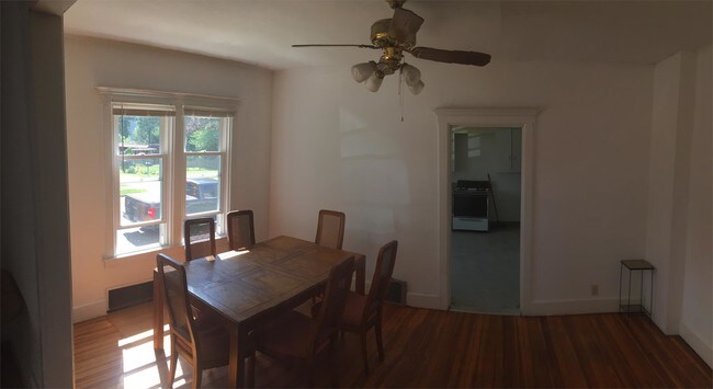 Foto del edificio - 143 Beethoven St