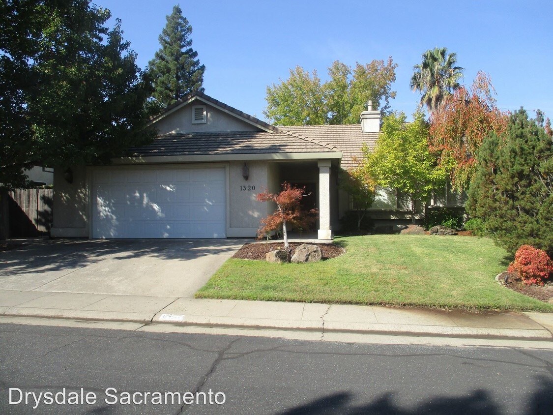 Foto principal - 3 br, 2 bath House - 1320 Rolling Hills Dr.