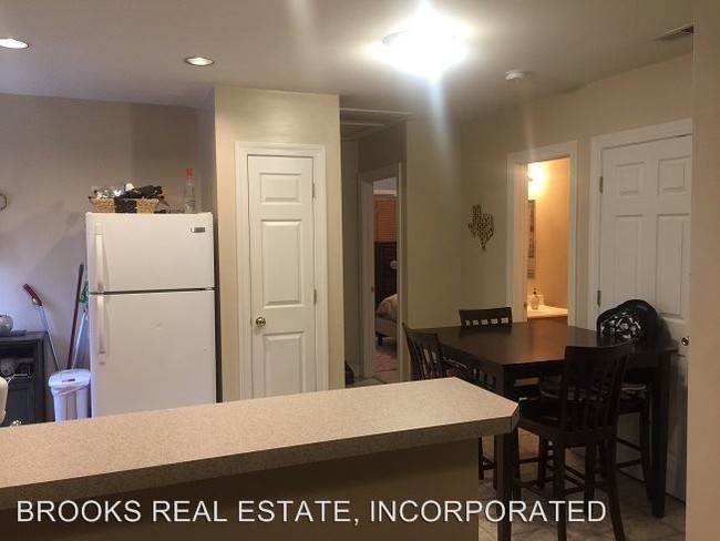 Foto del edificio - 3 br, 1 bath House - 6151 Centerville Road