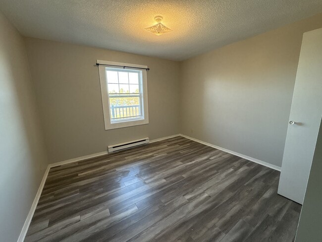 Building Photo - 151 Queen St