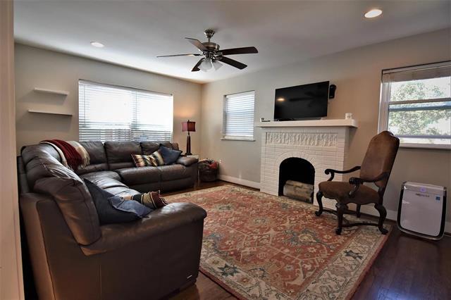Building Photo - 1114 Elmhurst Pl