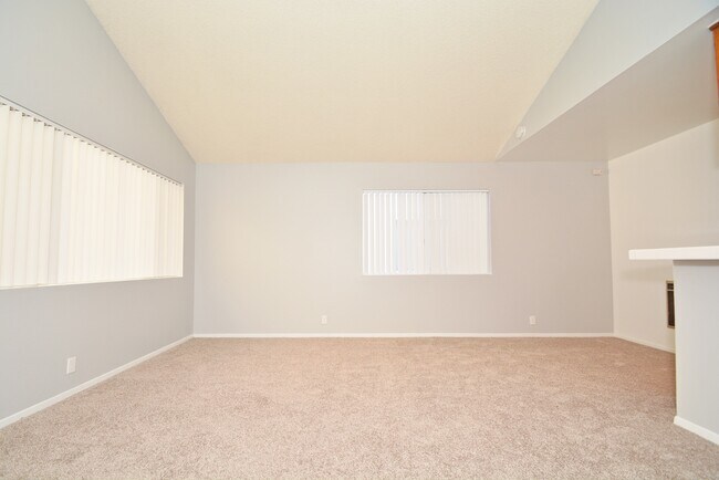 Foto del edificio - 3900 E 11th St