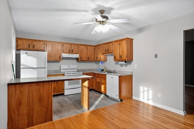 Foto del edificio - 23259 Laurel Hill Dr