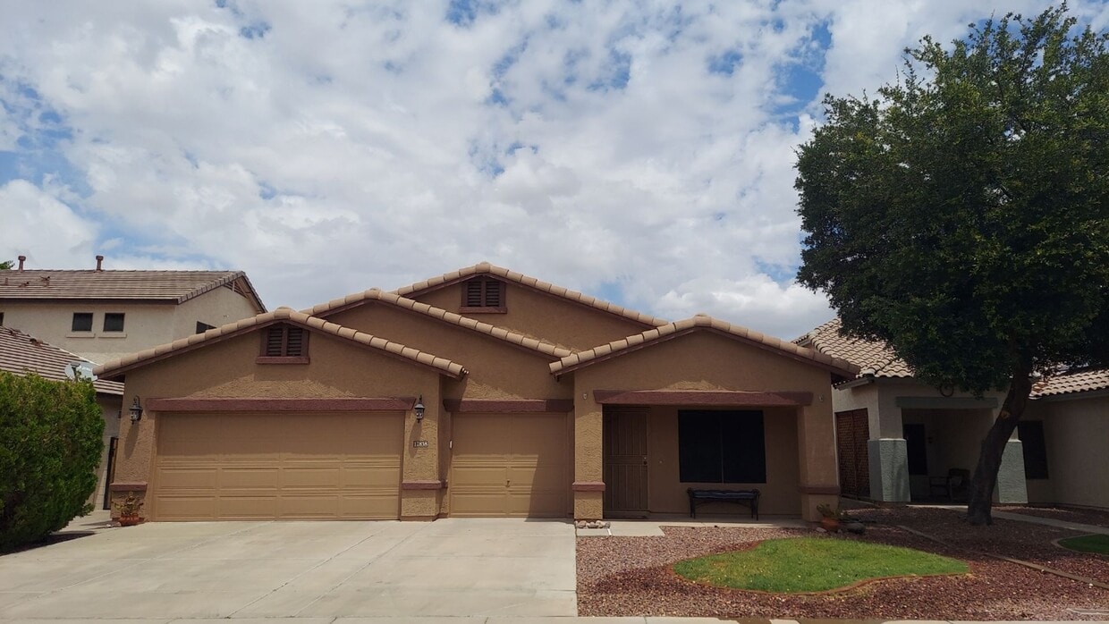 Primary Photo - GORGEOUS HOME IN AVONDALE!!