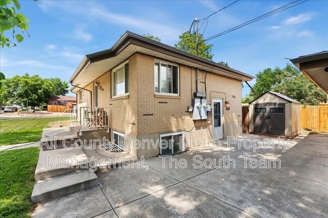 Building Photo - 9050 N Elm Ct