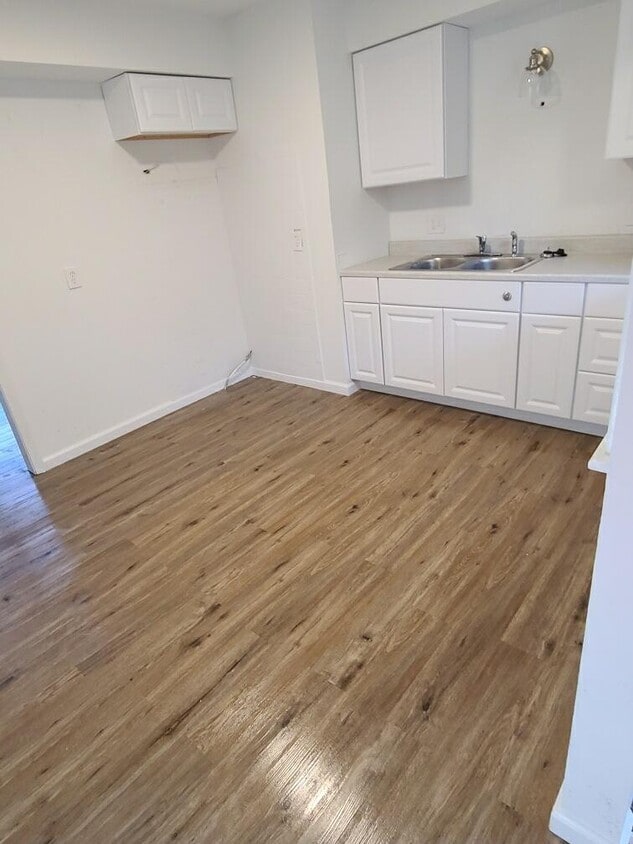 Kitchen appliances are coming - 401 S Forest Ave