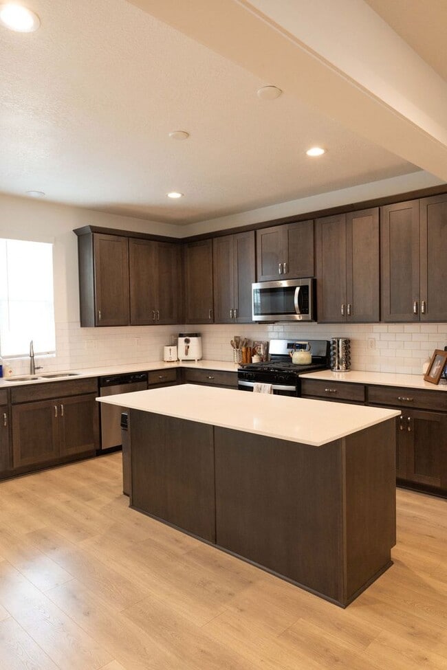 Building Photo - 638 Autumn Ash Cir