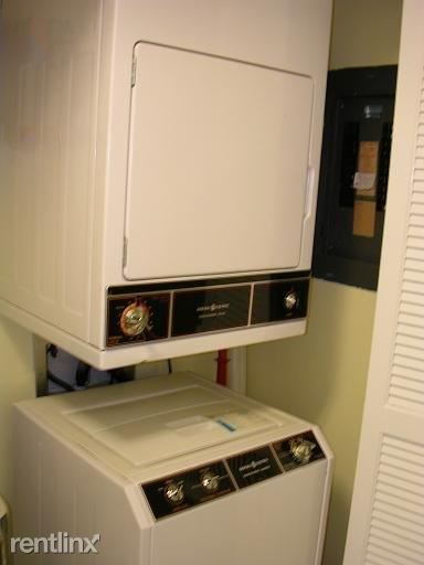 Building Photo - 827 Milledge Rd