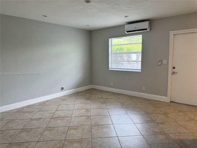 Foto del edificio - 214 SW 15th St