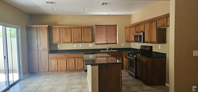 Foto del edificio - Spacious Home for Rent