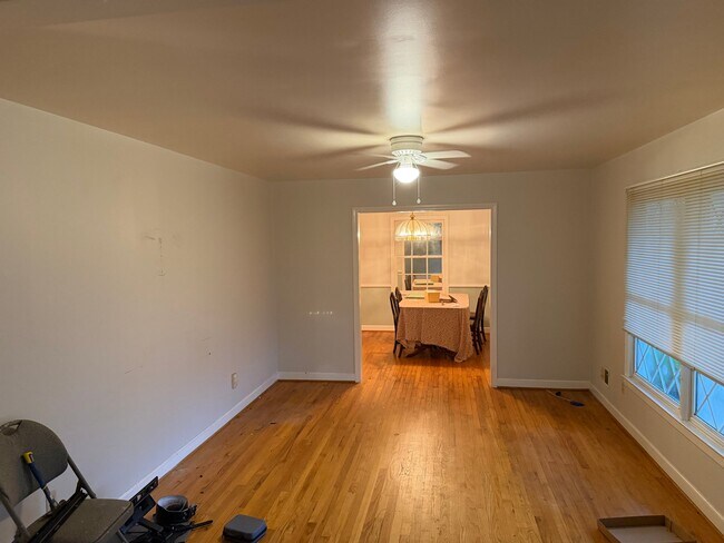 Foto del edificio - 6242 Trowbridge St