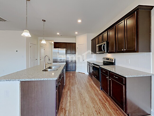 Foto del edificio - 4824 Chutney Dr