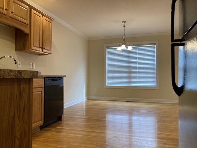 Building Photo - 3734 Woodbridge Ln