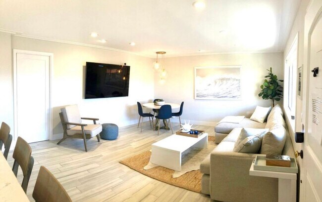 Building Photo - 644 Manhattan Beach Blvd