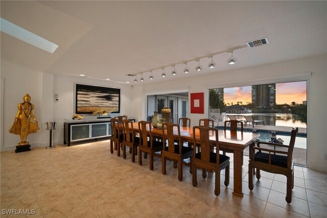 Building Photo - 319 Pirates Bight