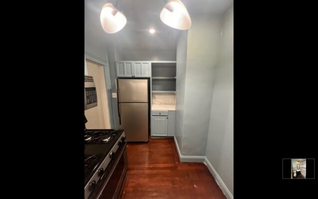 Building Photo - 93 Chester St