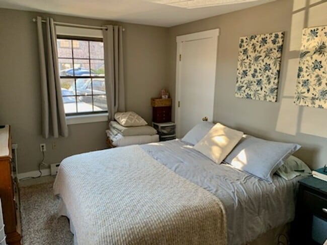 Building Photo - 2 Bedroom, 1 Bedroom Condo Year Round-Sein...