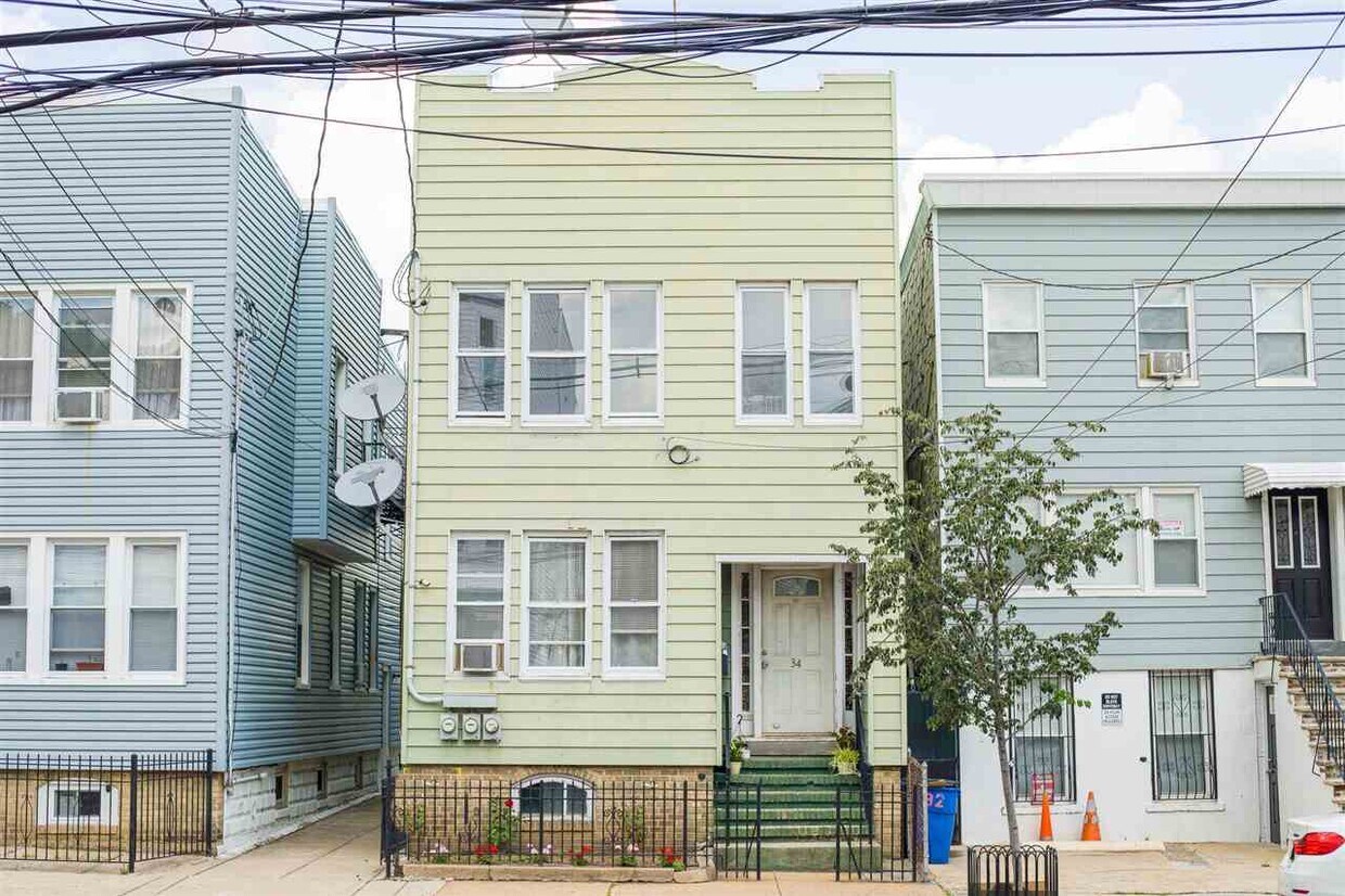 34 POPLAR St Unit 2, Jersey City, NJ 07307 Condo for Rent in Jersey