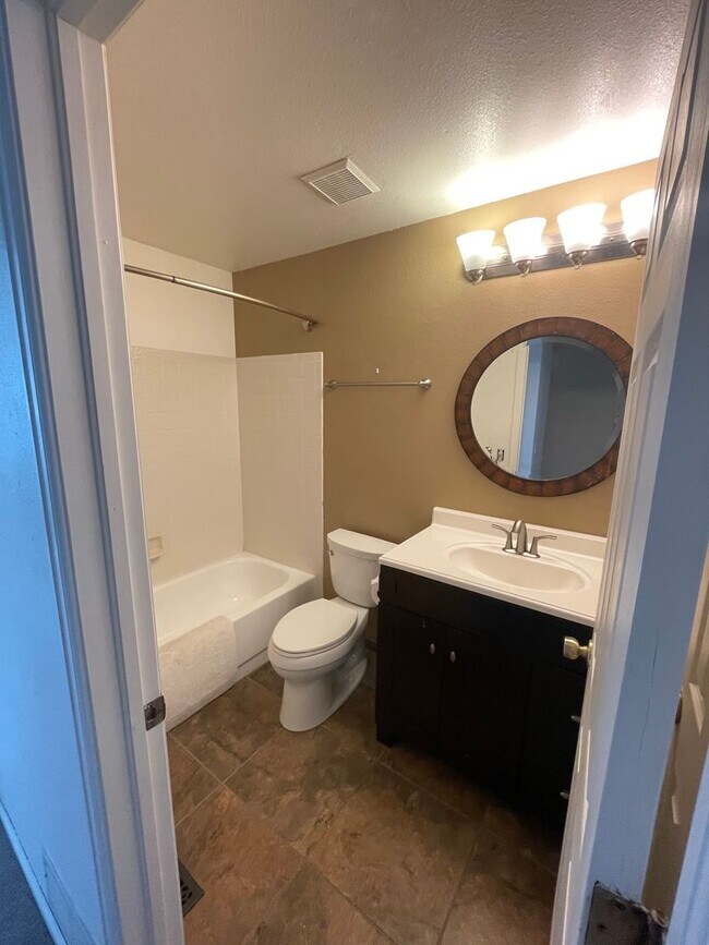 Foto del edificio - Charming 3b/3b Townhome In Downtown Louisv...