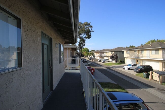 Building Photo - 2596 Sextant Ave