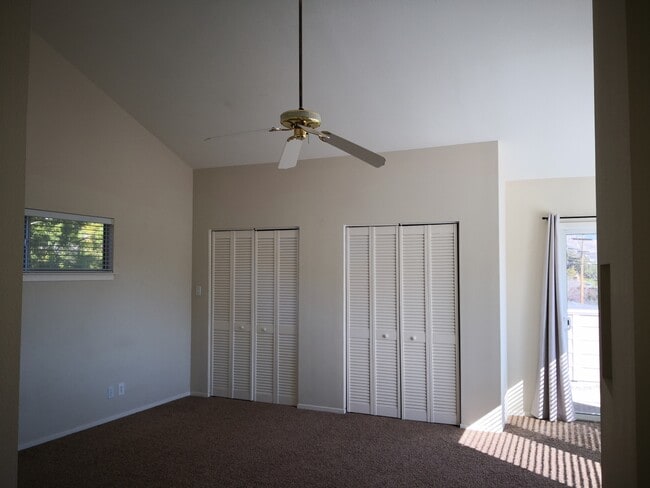 Building Photo - 399 Jaycee Dr