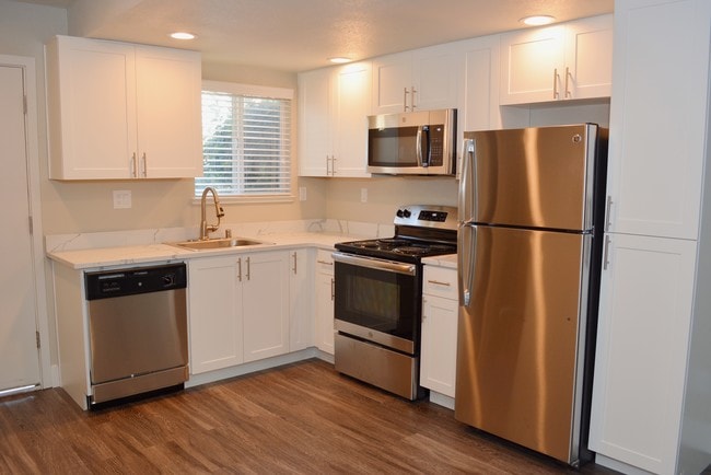 Building Photo - Trellis Apartments