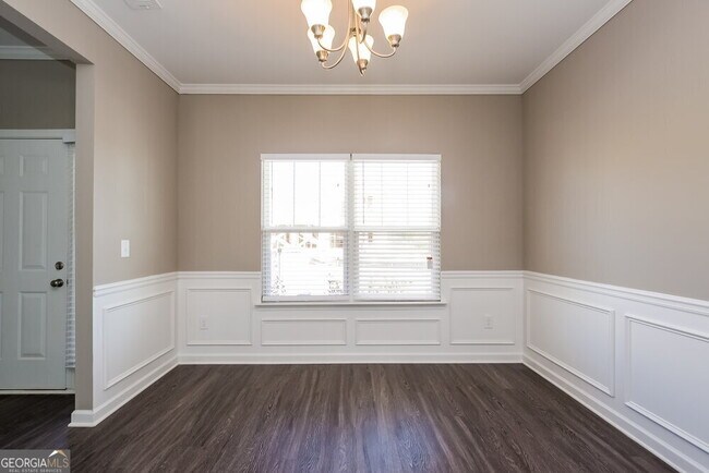 Building Photo - 580 Fieldcrest Dr