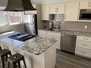 Building Photo - 152 Jamestown Dr Building Photo - 152 Jamestown Dr