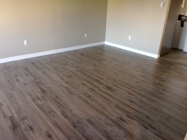 Building Photo - 620 Squires St