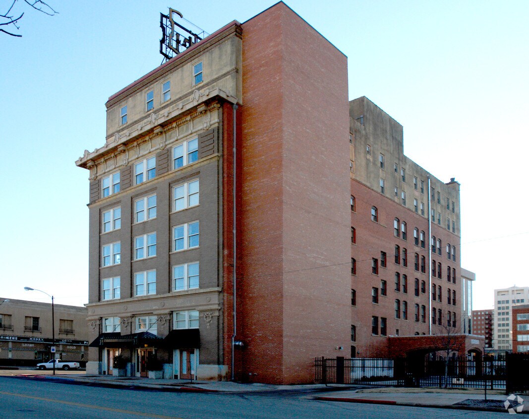 Building Photo - The Holt Apartments