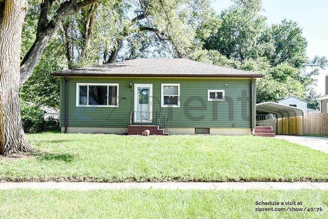 Building Photo - 907 W 29th Ave