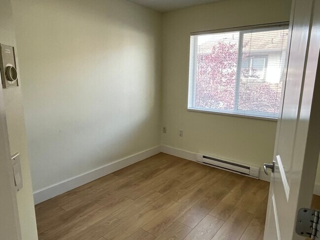 Building Photo - 16233 83 Av