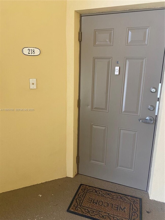 Building Photo - 8800 NW 107 Ct