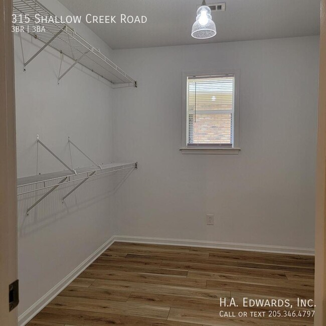 Building Photo - 315 Shallow Creek Rd